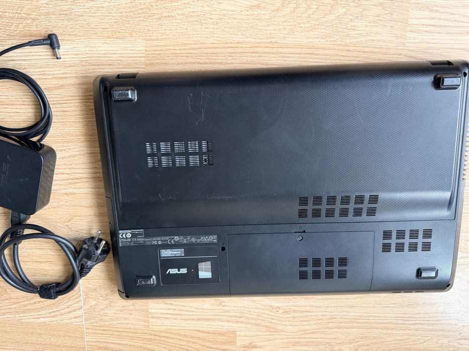 Laptop Asus R900V