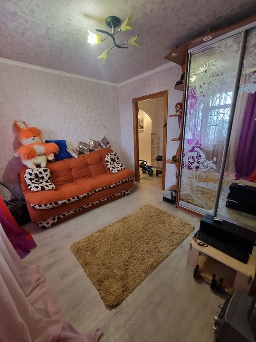 Продаж 3-х кімнатна квартира з усіма меблями