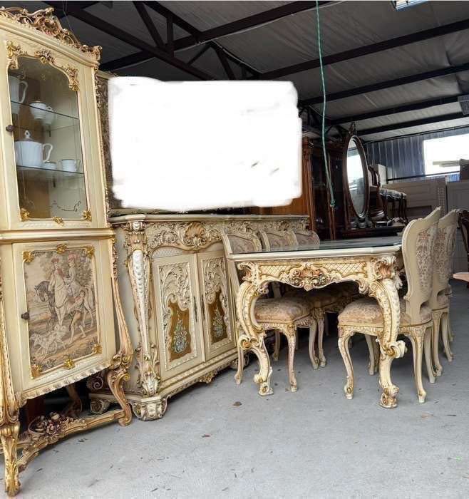 Meble rzeźbione włoskie silik-komoda witryna stół krzesła