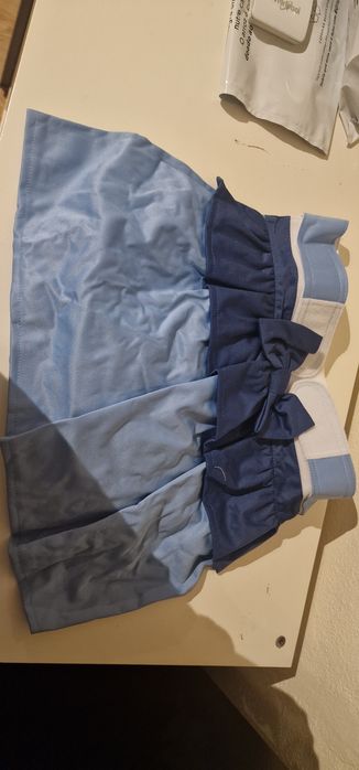 3 fraldas XL novas  higiênica reutilizáveis para cadelas, com saia.