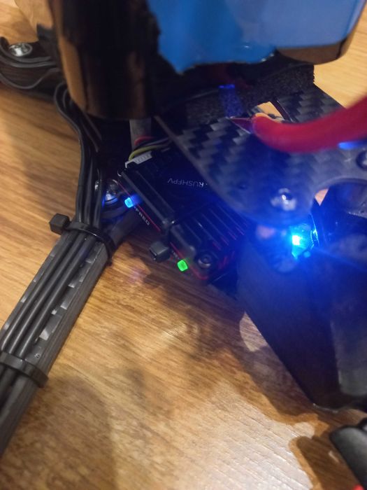 Дрон FPV 8 дюймів, навчальний для практичних польотів.