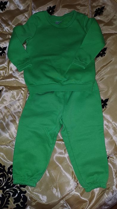 Na sprzedaż dres niemowlęcy