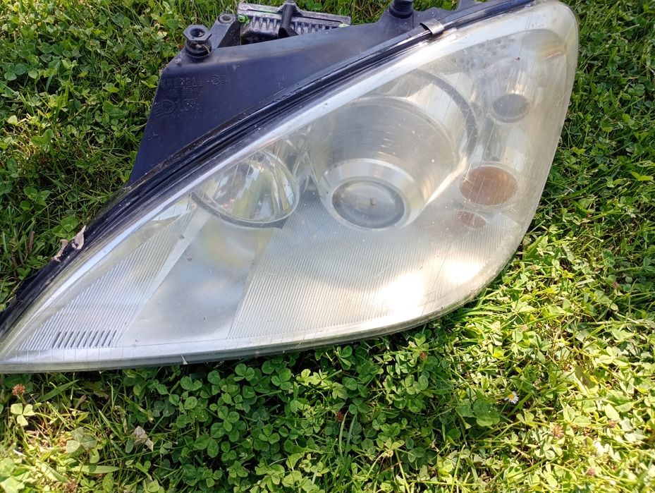 Reflektor ksenonowy Ford Galaxy lewa strona