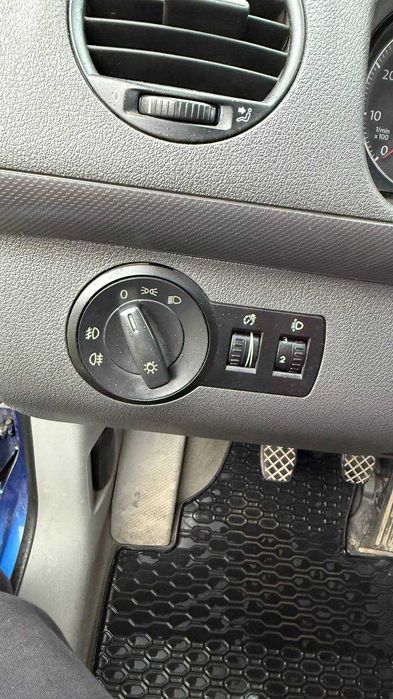 Volkswagen Caddy 2005
III покоління  •  1.4 MT (75 к.с.)  •  Life