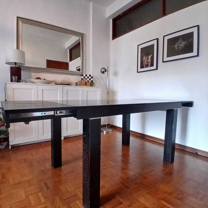Mesa de Jantar Extensível – Vidro Preto | Excelente Estado