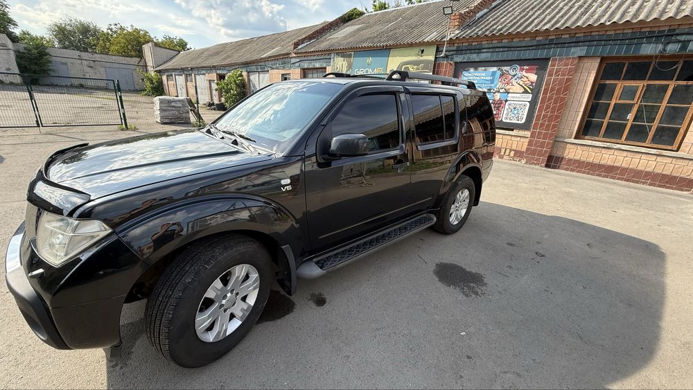 Nissan pathfinder 4л V6