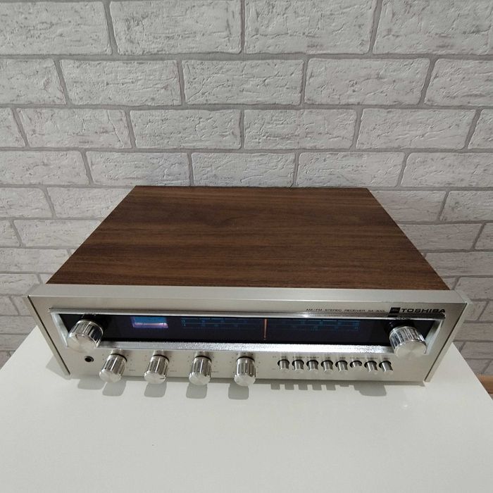 Amplituner Toshiba SA-300L piękny stan. Bardzo ładne gra.
