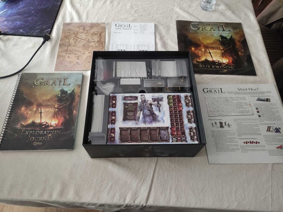 Tainted Grail: The Fall of Avalon + Monsters of Avalon (EN) boardgame
