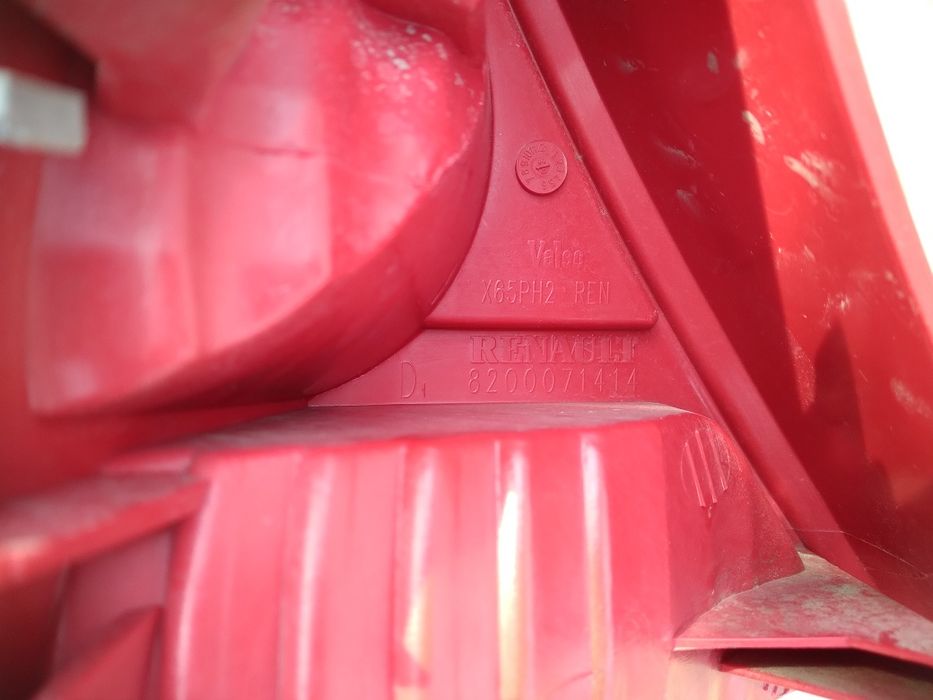 Lampa tylna prawa lewa cena za komplet Renault Clio II