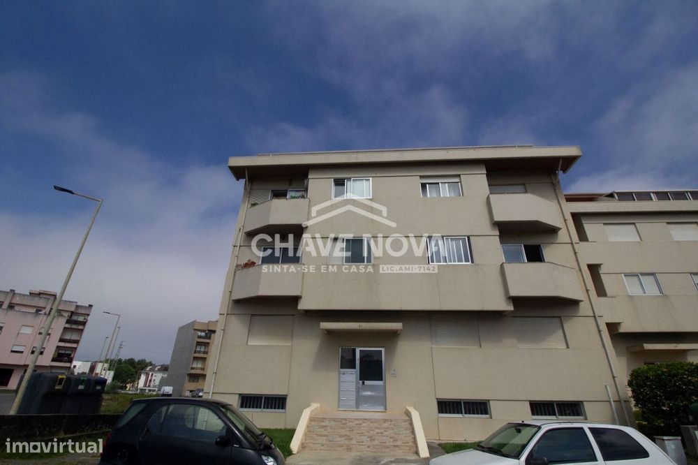 Apartamento T2+1 na Granja, com varanda marquisada a poente