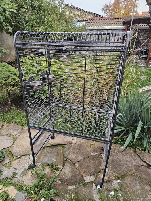 Клетка, вольер для попугая, птиц, животных