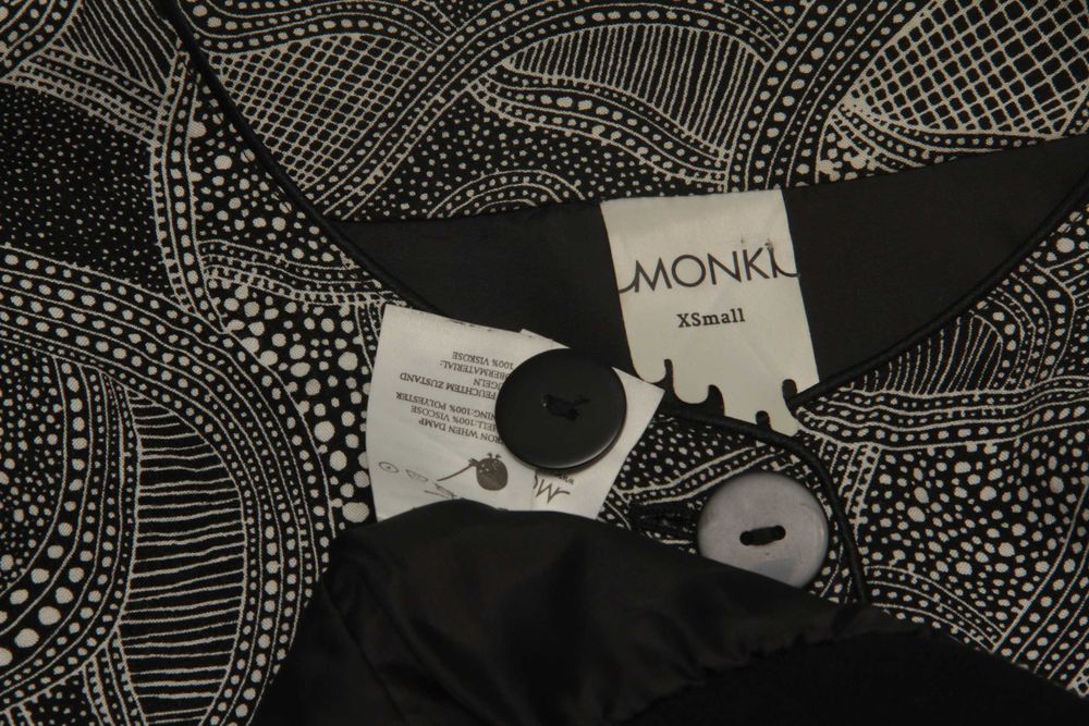 Monki XS-S куртка бомбер из вискозы.