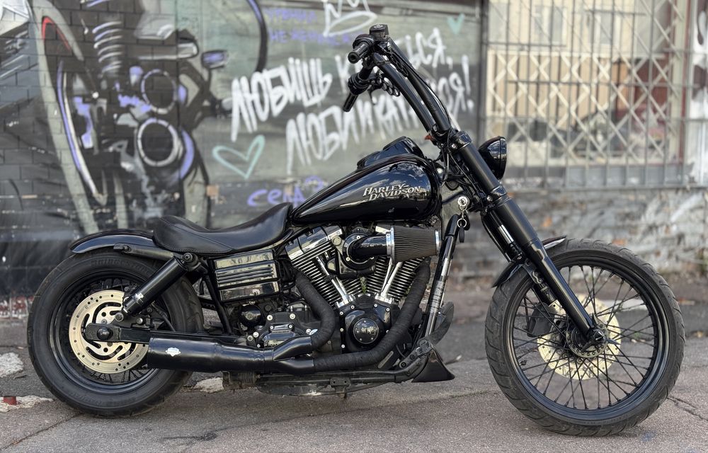 Мотоцикл Harley-Davidson Dyna 2006 рік