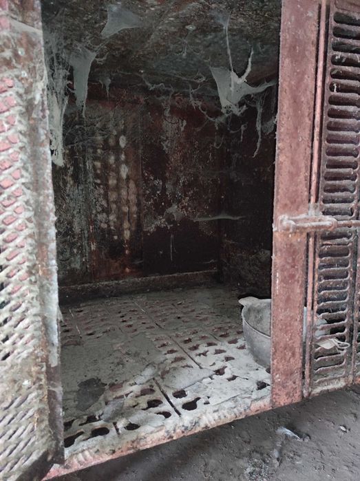 Металева клітка для нутрій, кролів або фермерських тварин