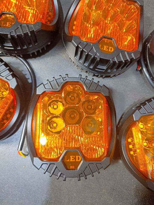 Kit 6 Faróis LED Âmbar Novos – 12V Universal