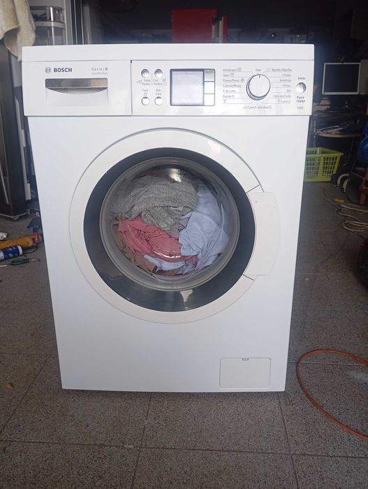 Vendo máquina de lavar roupa Bosch 8kg