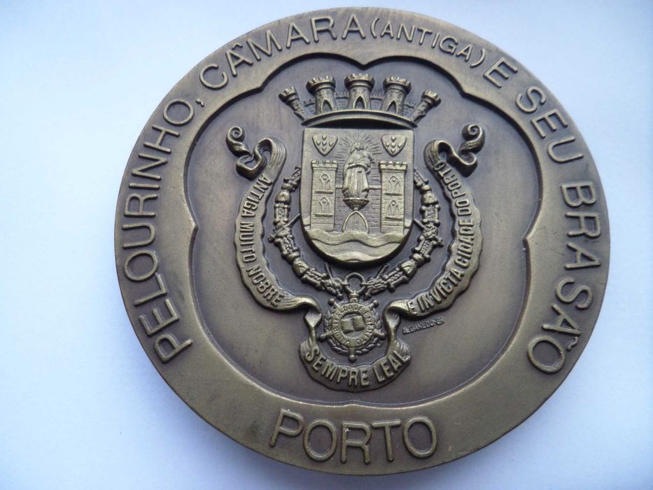 Medalha Pelourinho , Camara antiga e seu Brasão. Porto