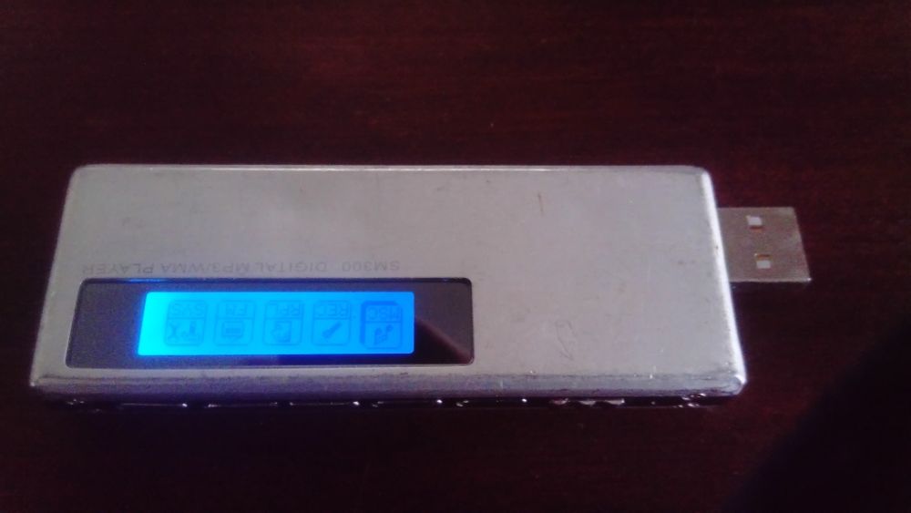 Various USB Flash Drives64751276221699122