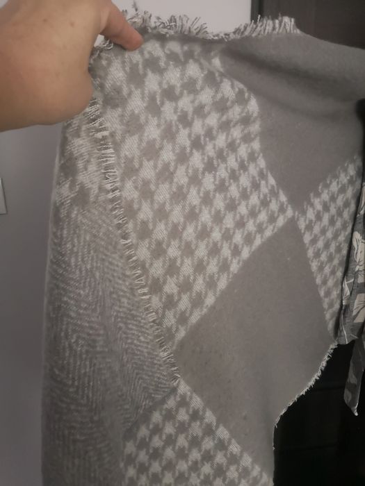 Szal szalik nowy House