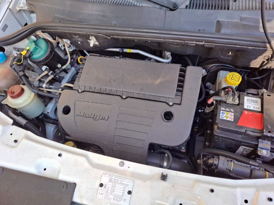 Carro esta impecável