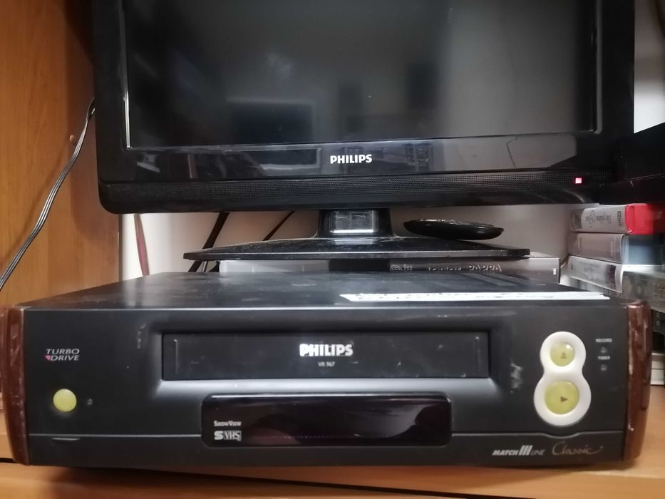 Magnetowid S-VHS Philips VR 967
