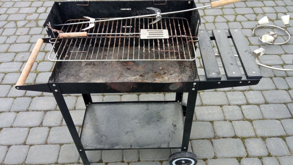 Grill ogrodowy  węglowy