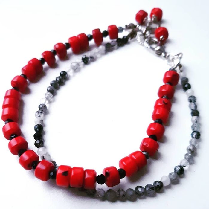 Двойной браслет из коралла