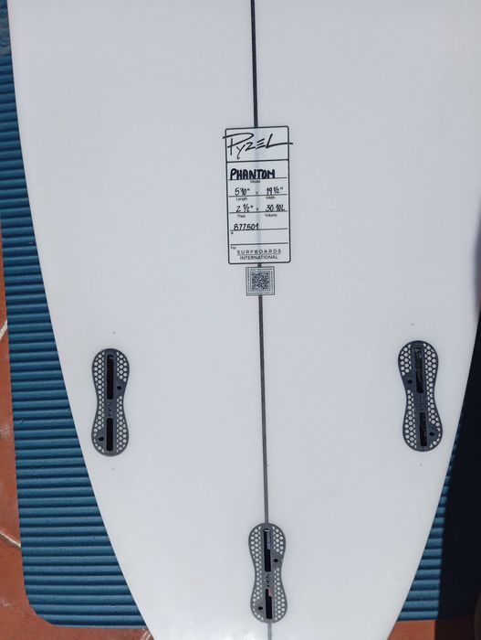 Pyzel Phantom 5'10