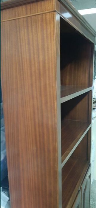 Vendo Secretária + Estante