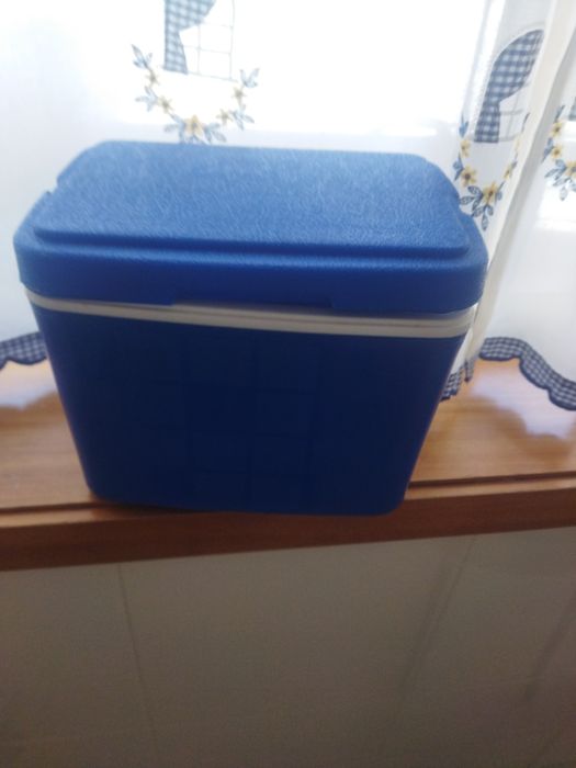Lancheira em azul de dois litros