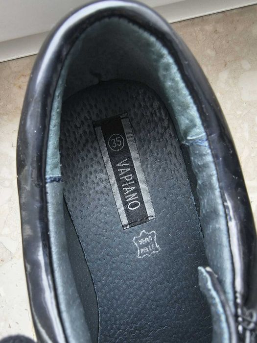 Czarne skórzane buty Vapiano