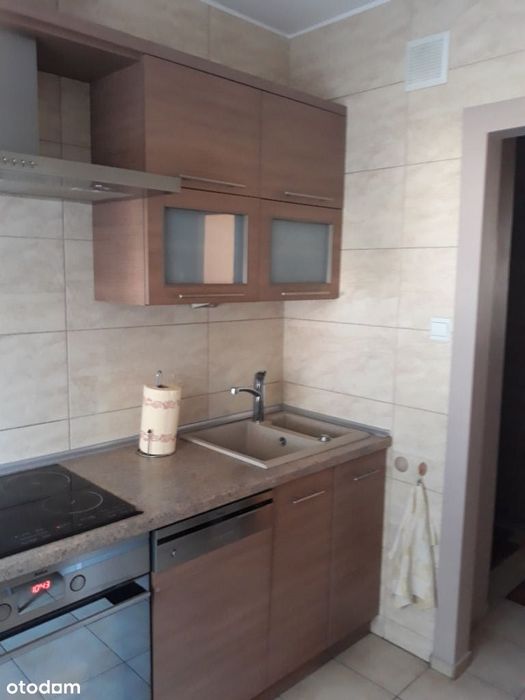 Wynajmę M-3, 2 pokoje, 1 piętro, winda, balkon. - Więcej