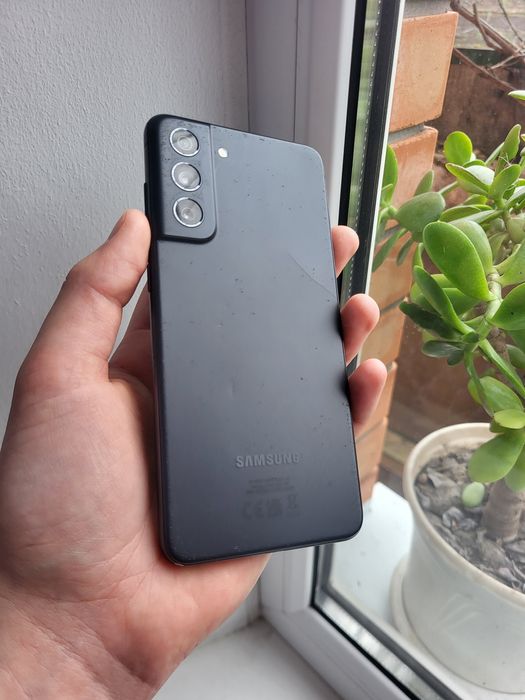 Смартфон Samsung S21 FE. 8/128 Android
