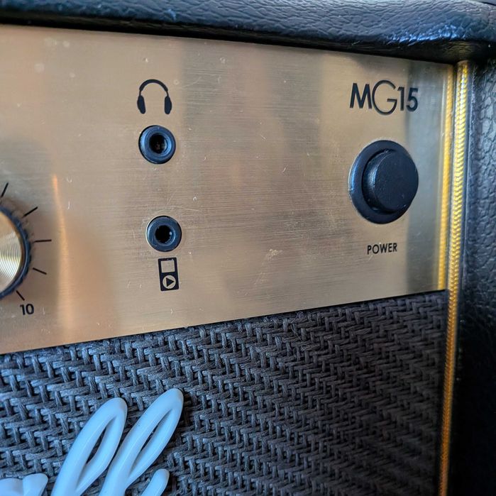Amplificador Marshall MG15