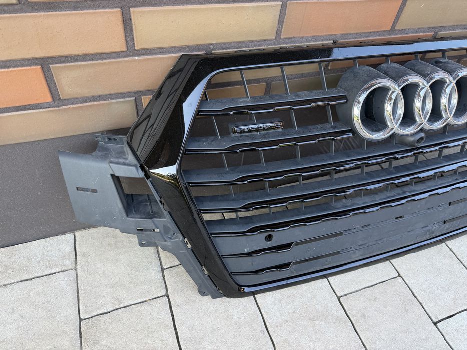 Решітка решотка радіатора гриль Audi Q7 4M 15-19 рік Ауді Ауди Ку7