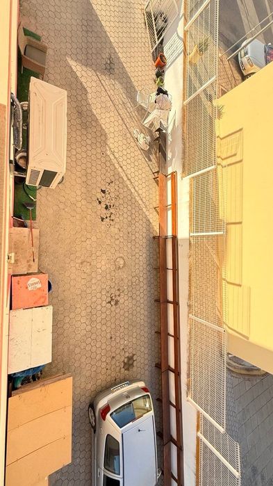 Aluga-se um quarto em Parchal.