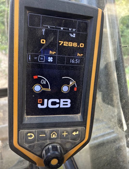 Giratoria.  Jcb. de 2014