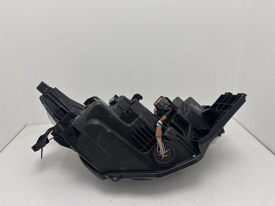 Фара ліва Subaru Forester 2025-2026 USA