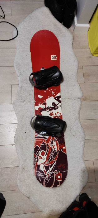 Deska snowboardowa LABEL + wiązania