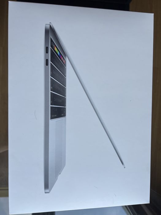 Macbook PRO silver 8GB