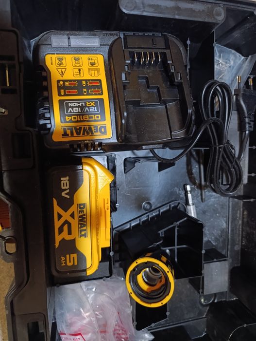 Wkrętarka taśmowa akumulatorowa DeWalt