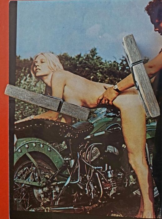 1974 Duas senhoras vs. 2 motards