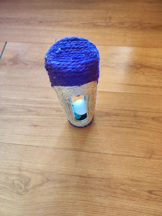 Brinquedo para gatos com bolas
