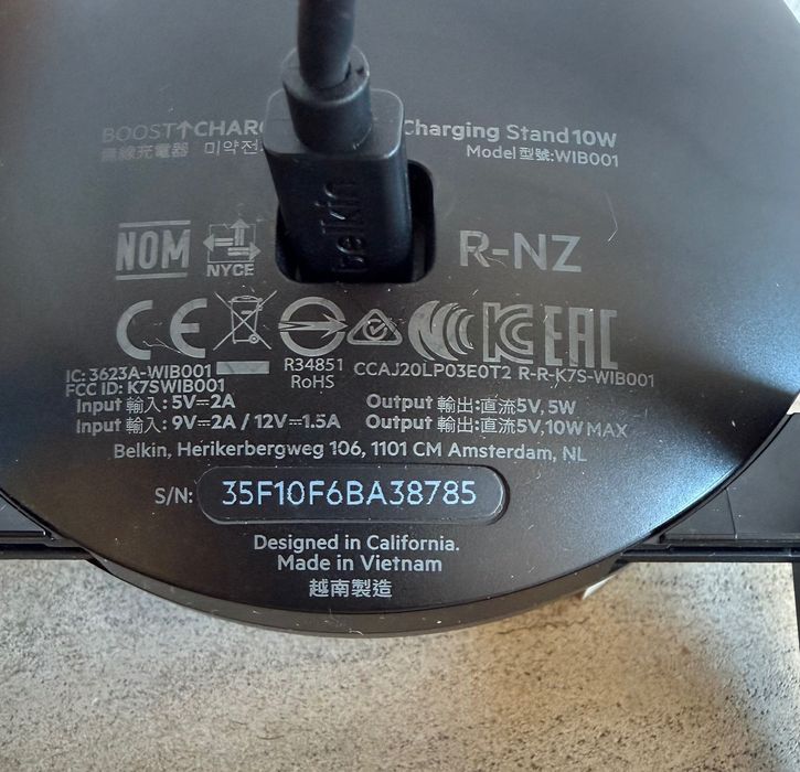 Carregador Qi Wireless com Suporte Belkin Boost 10W - Preto