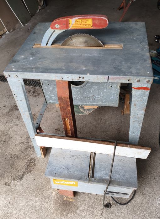 Pilarko-strugarka do drewna. Piła strugarka heblarka do drzewa