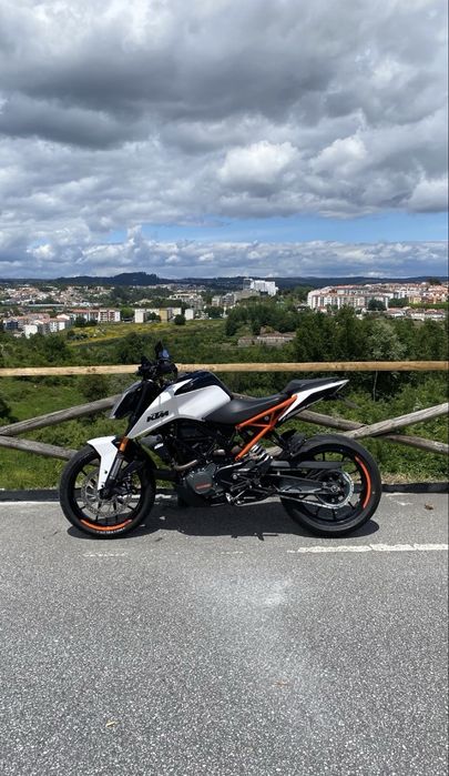 Ktm duke 125cc de 2017 branca