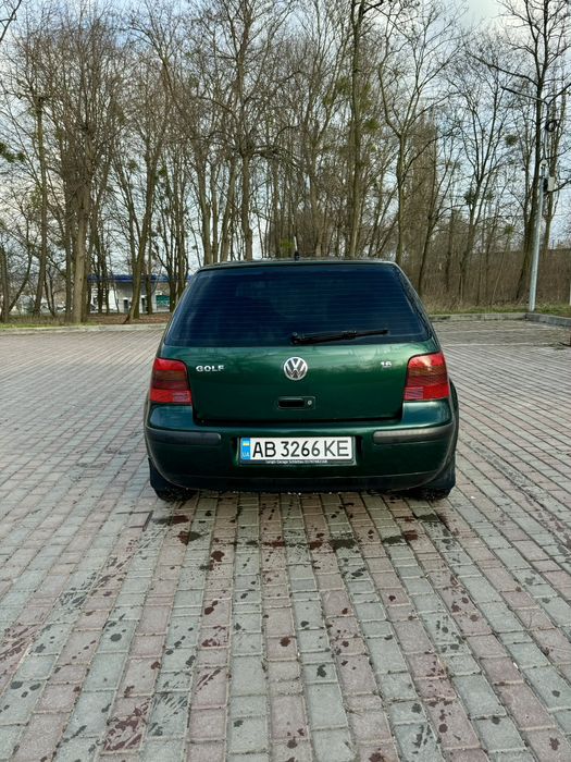 Продам Volkswagen Golf 1.6 2000р