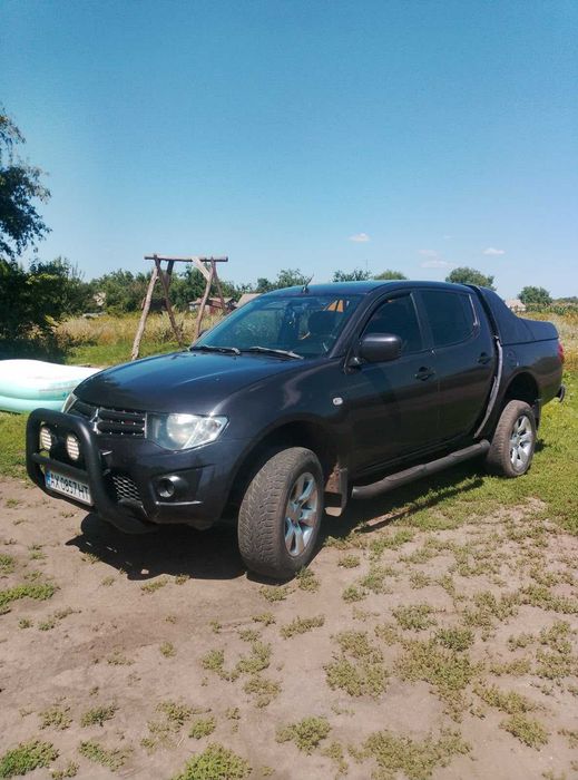 Mitsubisi L200 продаж