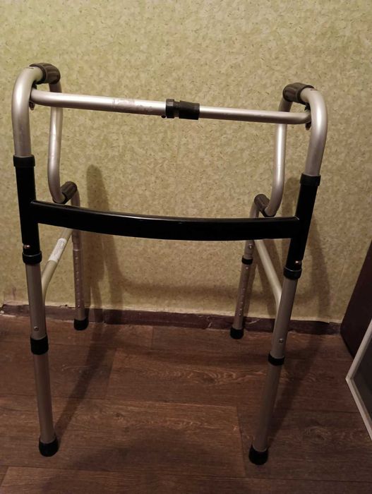 Ходунки для дорослих