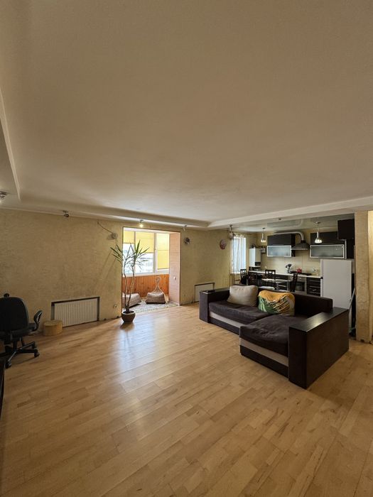 Здається двокімнатна квартира ( пр-кт Незалежності) з  Автоном. опален